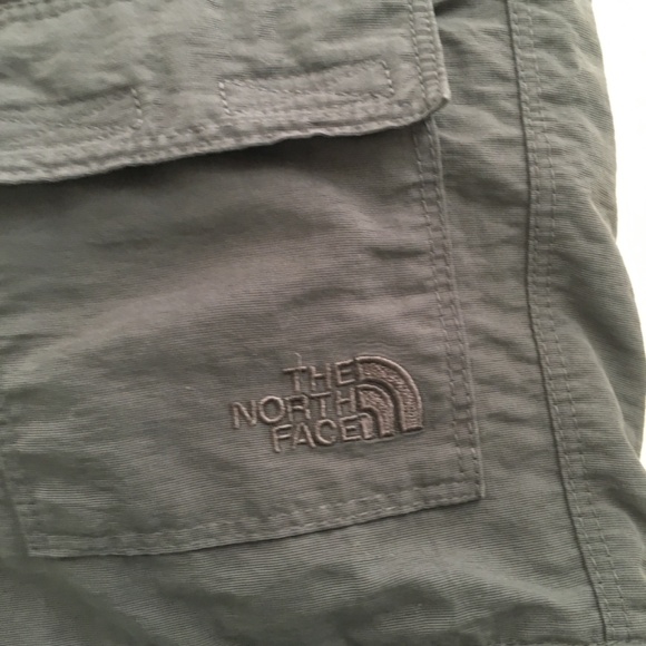 North face shorts - Picture 4 of 5